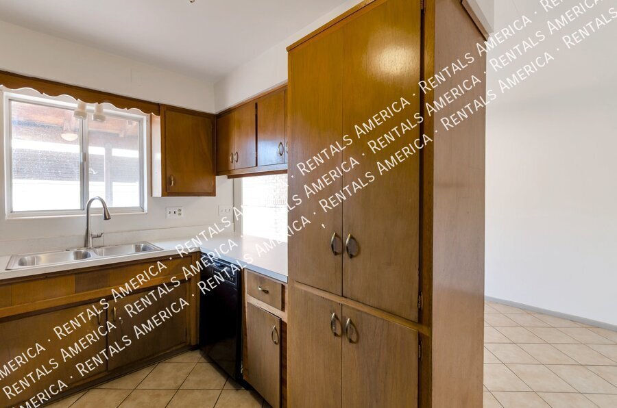 Remodeled 2 bedrooms, 2 baths, masonry home!!! property image