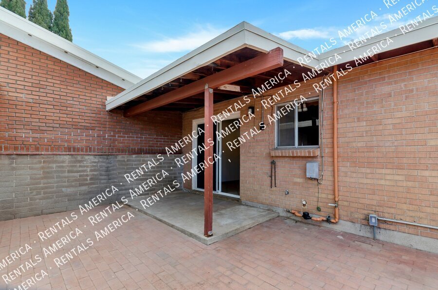 Remodeled 2 bedrooms, 2 baths, masonry home!!! property image