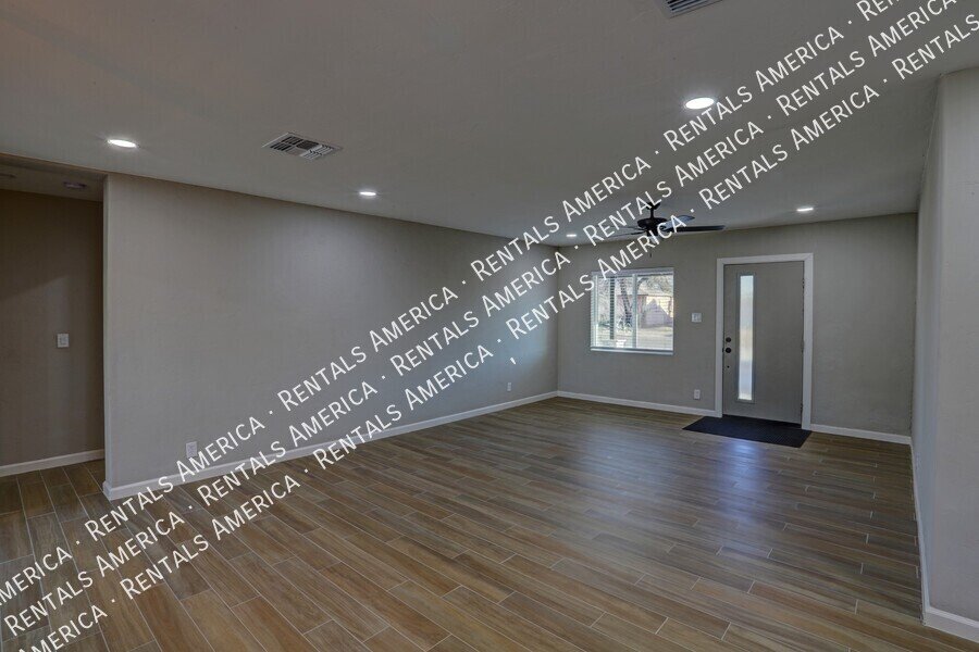 Newly remodeled, great east side location! property image