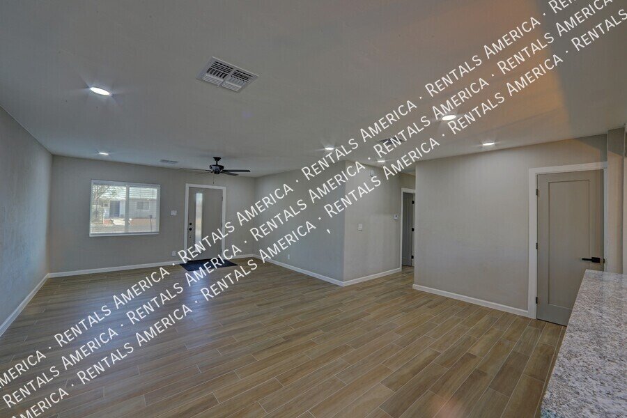 Newly remodeled, great east side location! property image