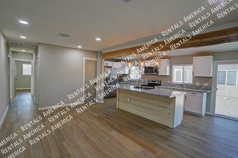 Newly remodeled, great east side location! property image