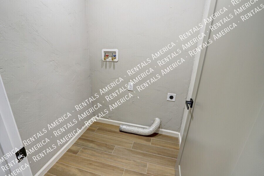 Newly remodeled, great east side location! property image