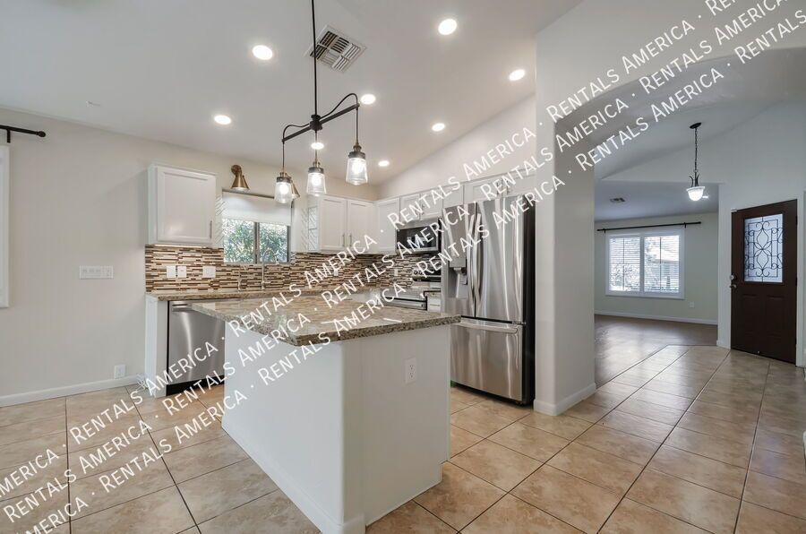 BEAUTIFUL Rancho Sahuarita 4/2 Home  WITH SOLAR!! property image