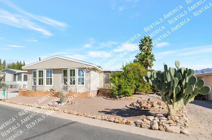 Charming 2 Bed / 2 Bath Manufactured Home in Quiet 55+ Oro Valley property image