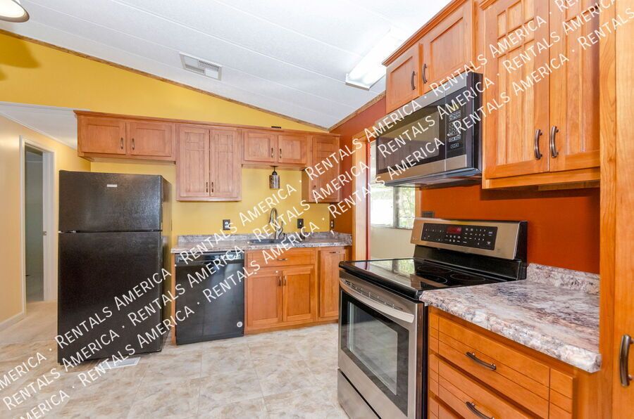 Charming 2 Bed / 2 Bath Manufactured Home in Quiet 55+ Oro Valley property image