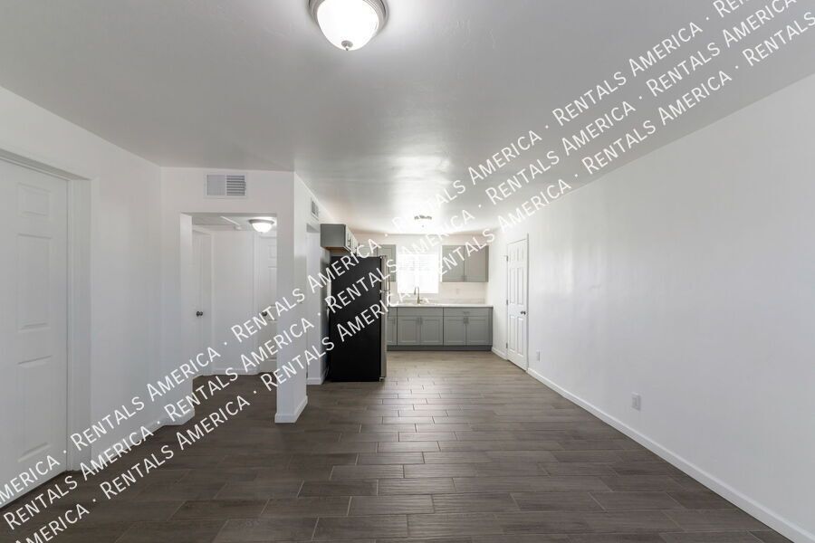 $400 off M/I for this Beautiful Renovated 3bdrm 2 bath! property image