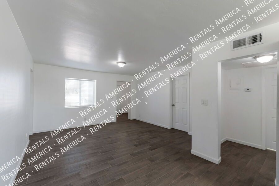 $400 off M/I for this Beautiful Renovated 3bdrm 2 bath! property image