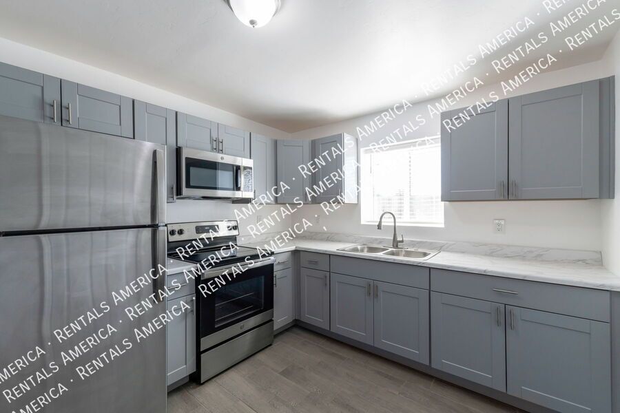 $400 off M/I for this Beautiful Renovated 3bdrm 2 bath! property image