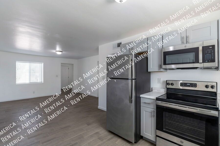 $400 off M/I for this Beautiful Renovated 3bdrm 2 bath! property image