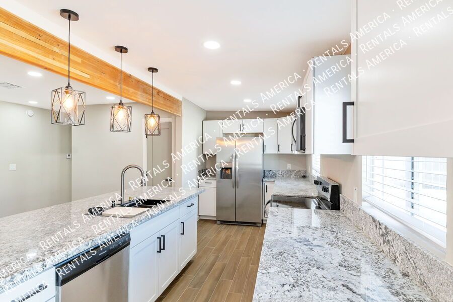 Newly remodeled, great east side location! property image