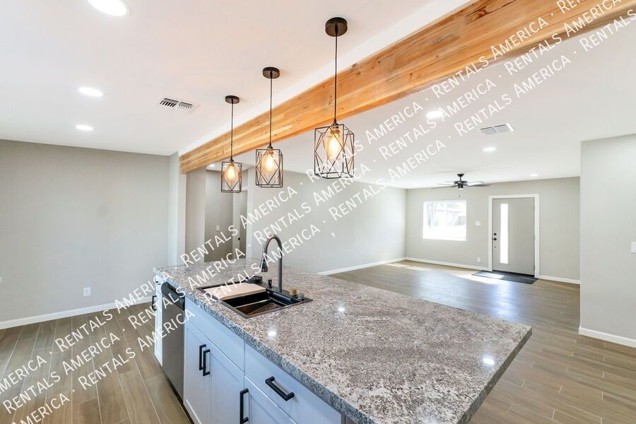 Newly remodeled, great east side location! property image