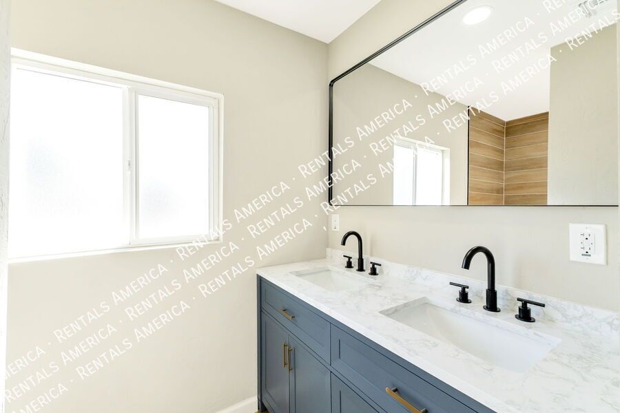 Newly remodeled, great east side location! property image