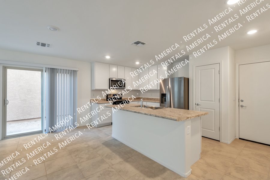 $500 off M/I! Newer Home in Central Tucson property image