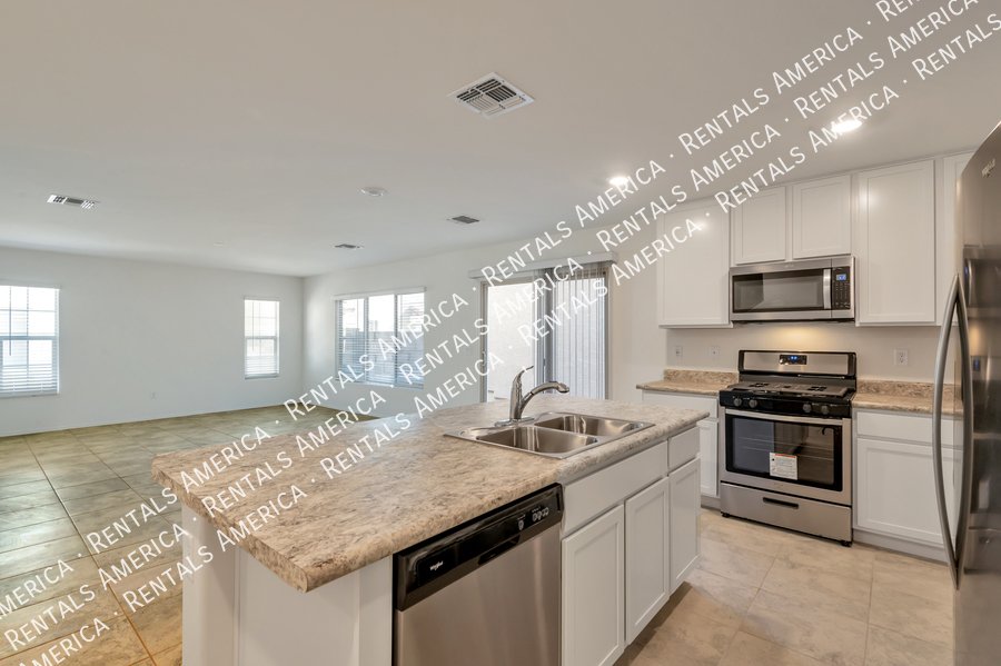 $500 off M/I! Newer Home in Central Tucson property image