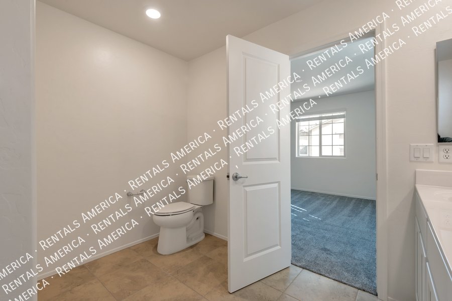 $500 off M/I! Newer Home in Central Tucson property image