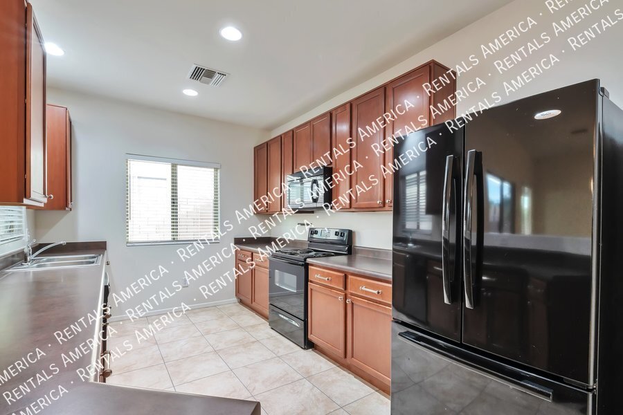 3 Bedroom 2 bath available now. property image