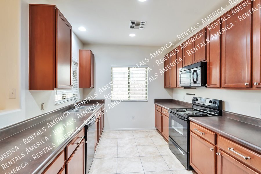 3 Bedroom 2 bath available now. property image