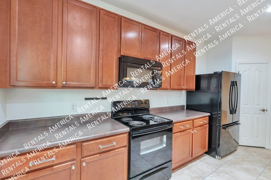 3 Bedroom 2 bath available now. property image