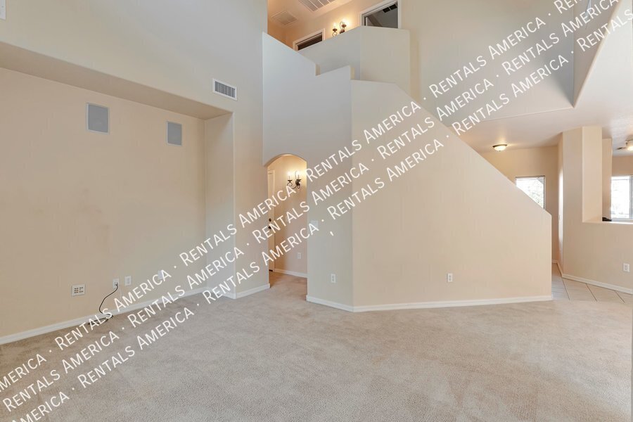 Available now beautiful 3-bedroom 2.5 bath property image