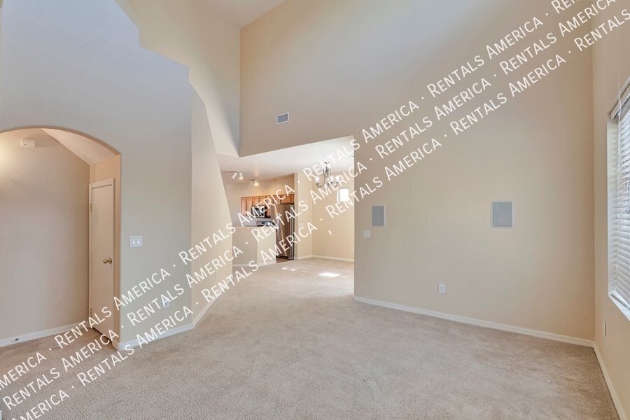 Available now beautiful 3-bedroom 2.5 bath property image