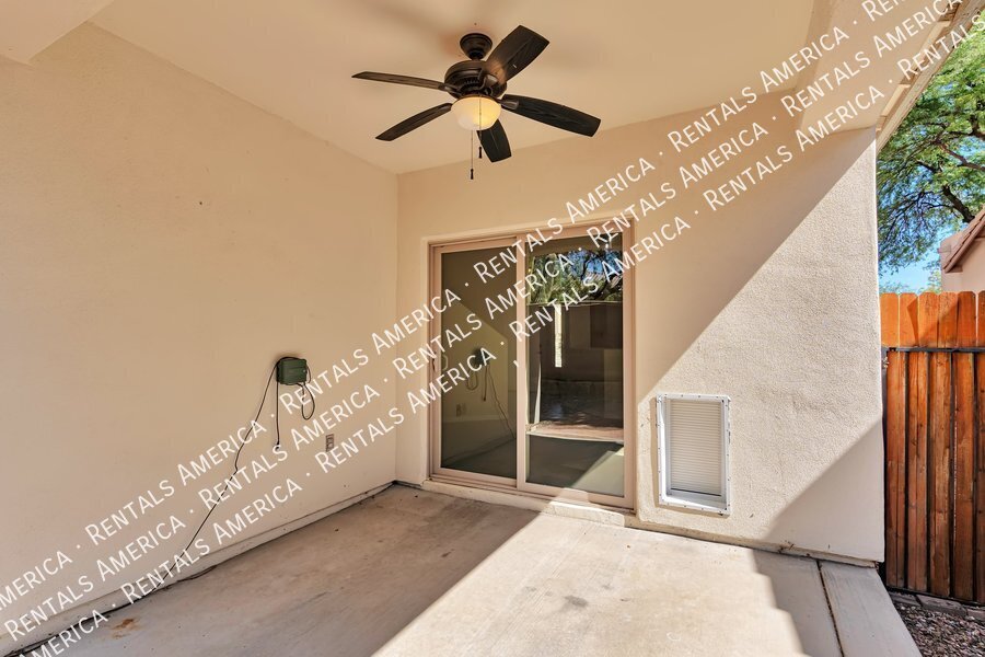 Available now beautiful 3-bedroom 2.5 bath property image