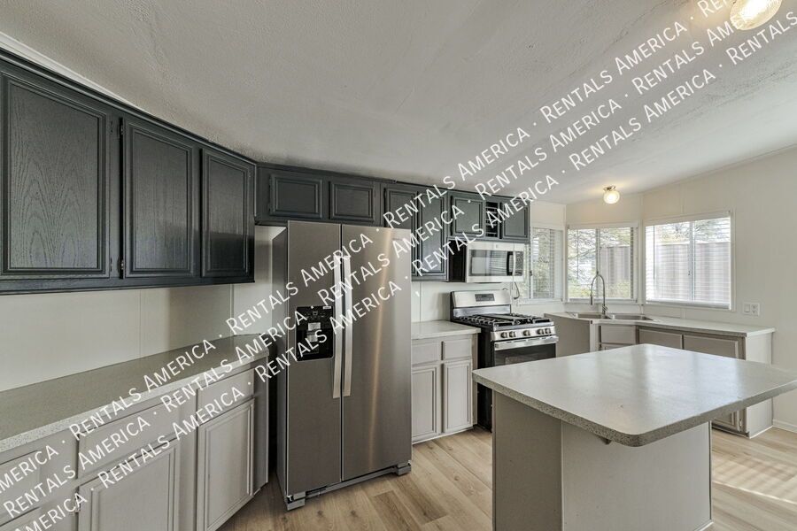 3 Bed / 2 Bath Home on 1.7 Fully Fenced Acres ? Picture Rocks property image