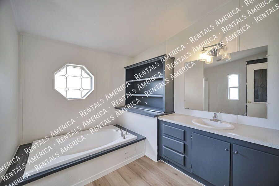 3 Bed / 2 Bath Home on 1.7 Fully Fenced Acres ? Picture Rocks property image