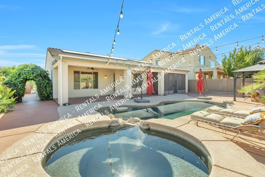 1st Month Free -Your Own Private Oasis. Available Now property image