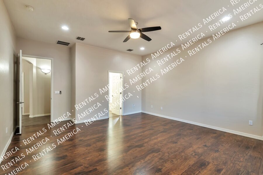 1st Month Free -Your Own Private Oasis. Available Now property image