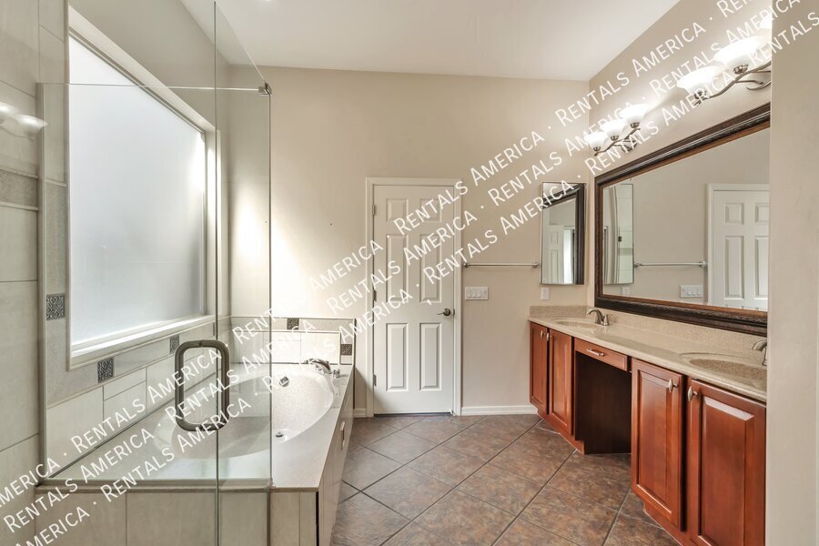 1st Month Free -Your Own Private Oasis. Available Now property image