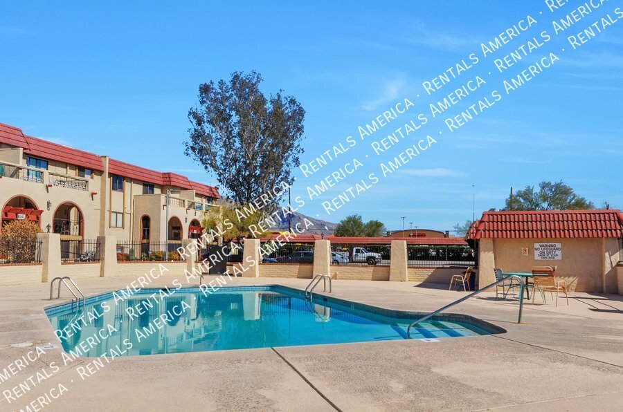 NW LARGE 1 bedroom 1 bath Condo w/ Community Pool property image