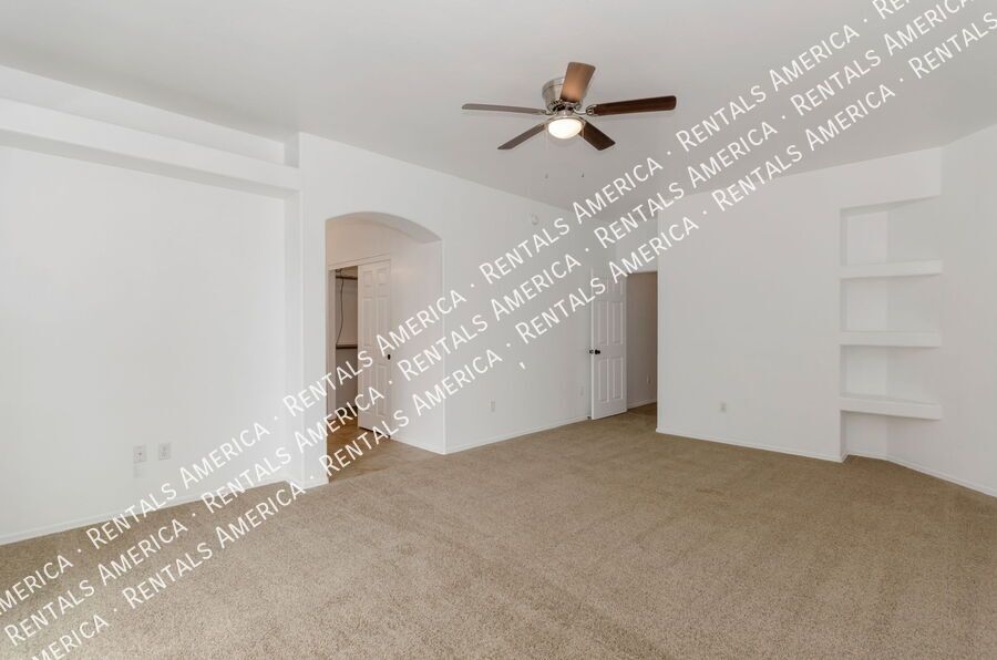 4 Bedrooms/2 Bath Beauty in Rita Ranch!! property image