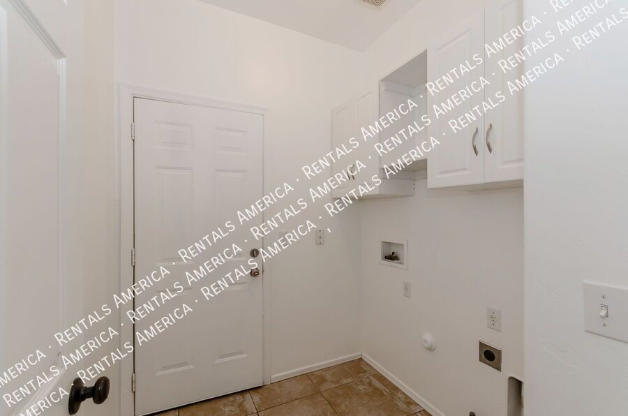 4 Bedrooms/2 Bath Beauty in Rita Ranch!! property image