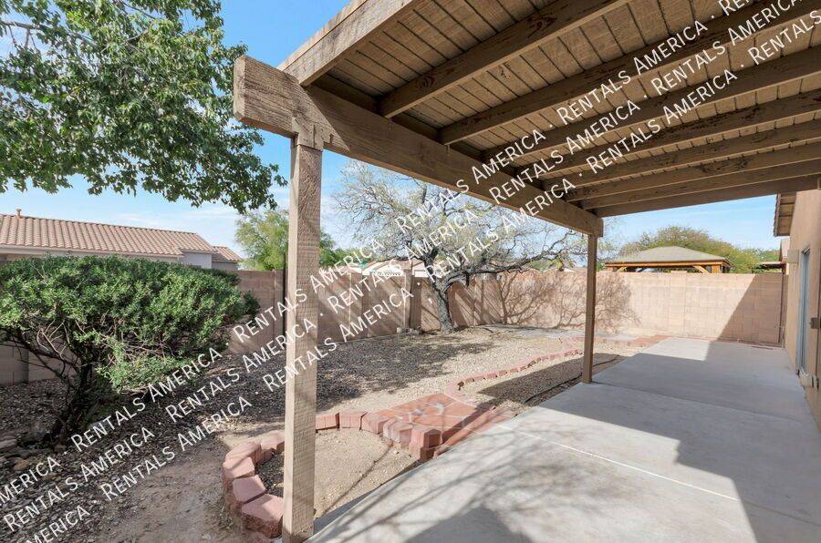 4 Bedrooms/2 Bath Beauty in Rita Ranch!! property image