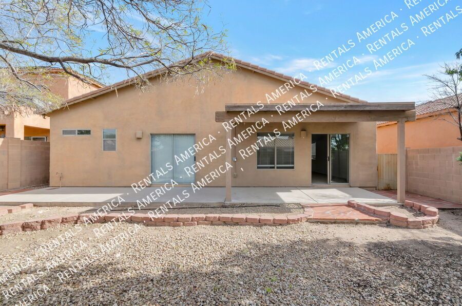4 Bedrooms/2 Bath Beauty in Rita Ranch!! property image