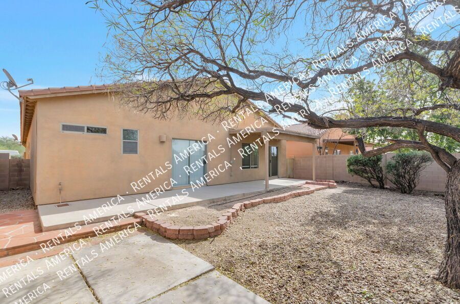 4 Bedrooms/2 Bath Beauty in Rita Ranch!! property image