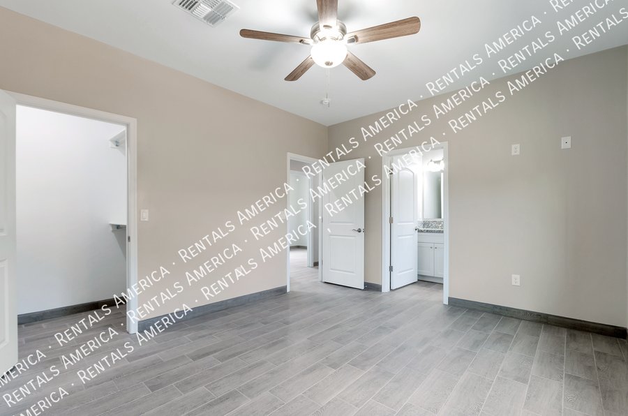 Beautiful Brand New 3bdrm 2 bath! property image