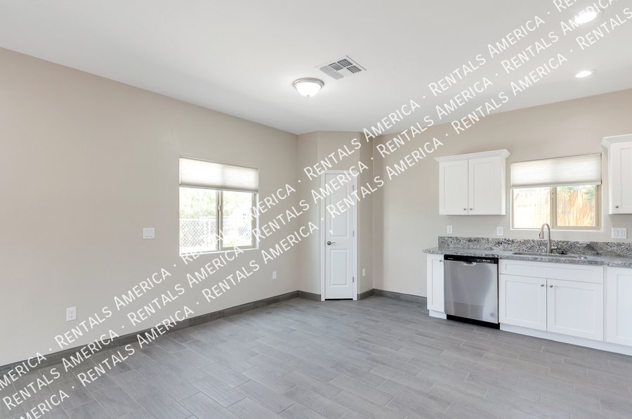 Beautiful Brand New 3bdrm 2 bath! property image