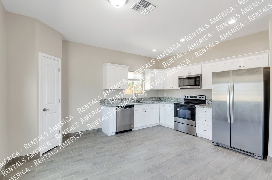 Beautiful Brand New 3bdrm 2 bath! property image