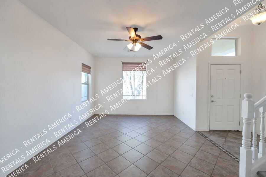 Spectacular 3bdrm 2.5 Bath property image