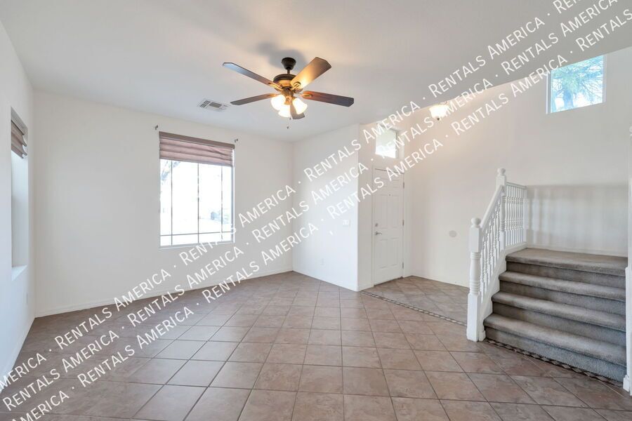 Spectacular 3bdrm 2.5 Bath property image