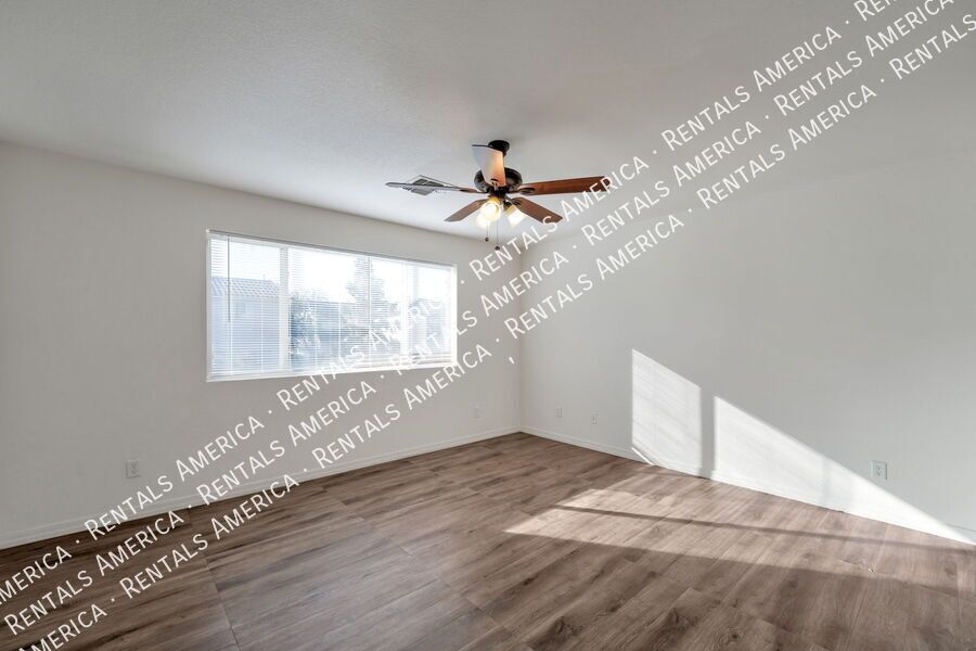 Spectacular 3bdrm 2.5 Bath property image