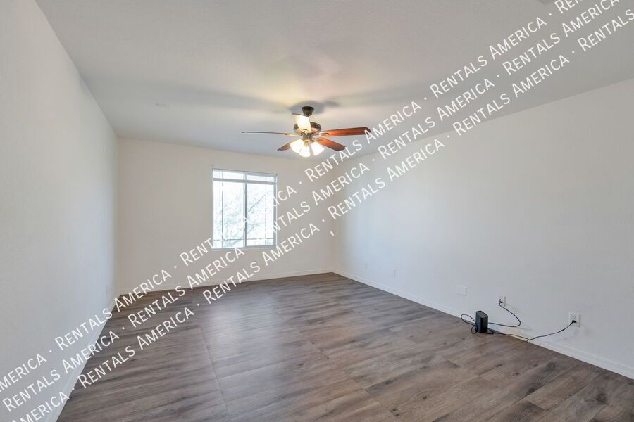 Spectacular 3bdrm 2.5 Bath property image