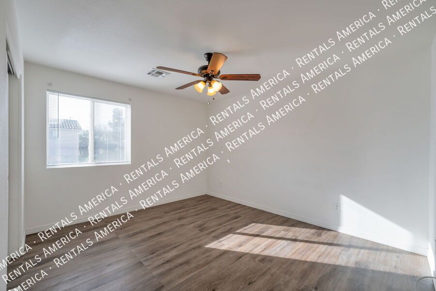 Spectacular 3bdrm 2.5 Bath property image