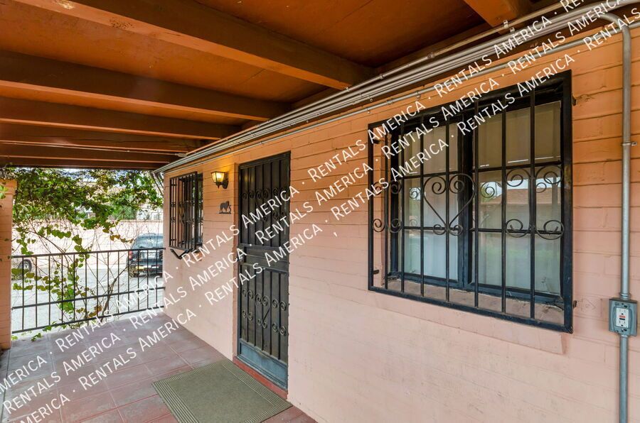 Studio -Single-Story with Concrete Floors property image