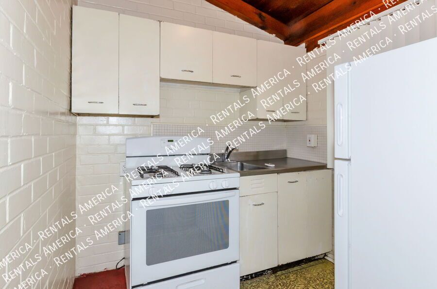 Studio -Single-Story with Concrete Floors property image