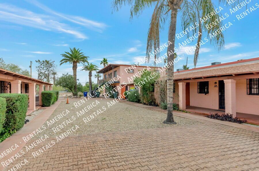 Studio -Single-Story with Concrete Floors property image