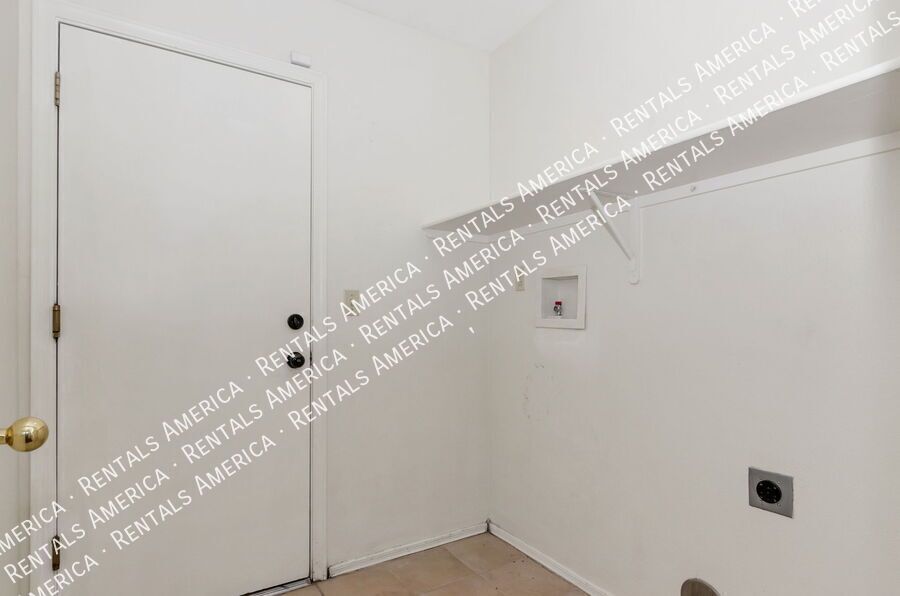 4 Bedroom 2 Bath -Home on Corner Lot property image