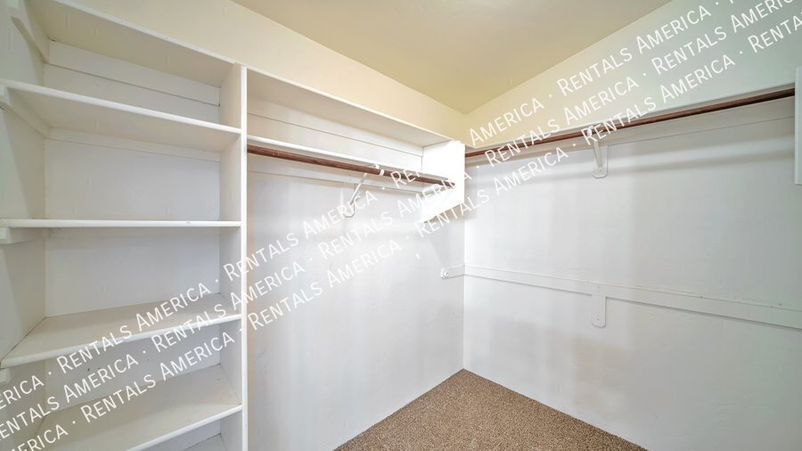 4 bedroom,2 bath home fantastic location property image