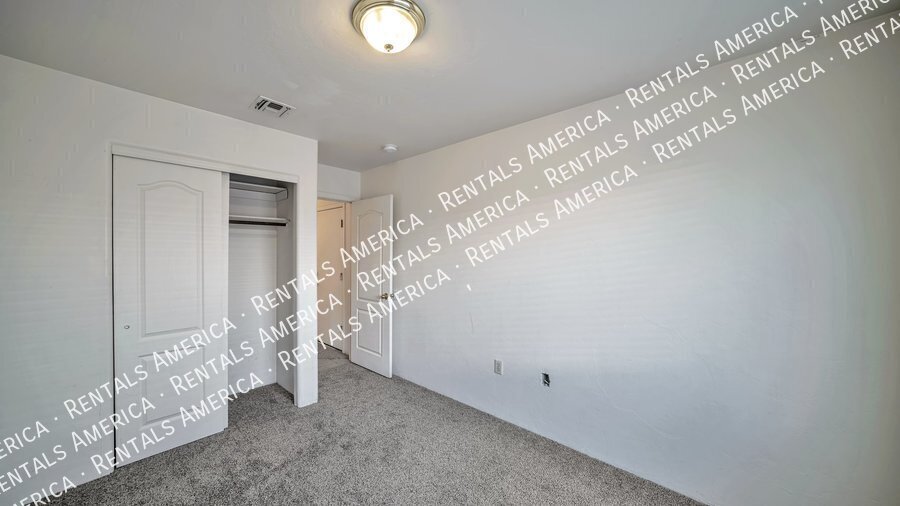 4 bedroom,2 bath home fantastic location property image